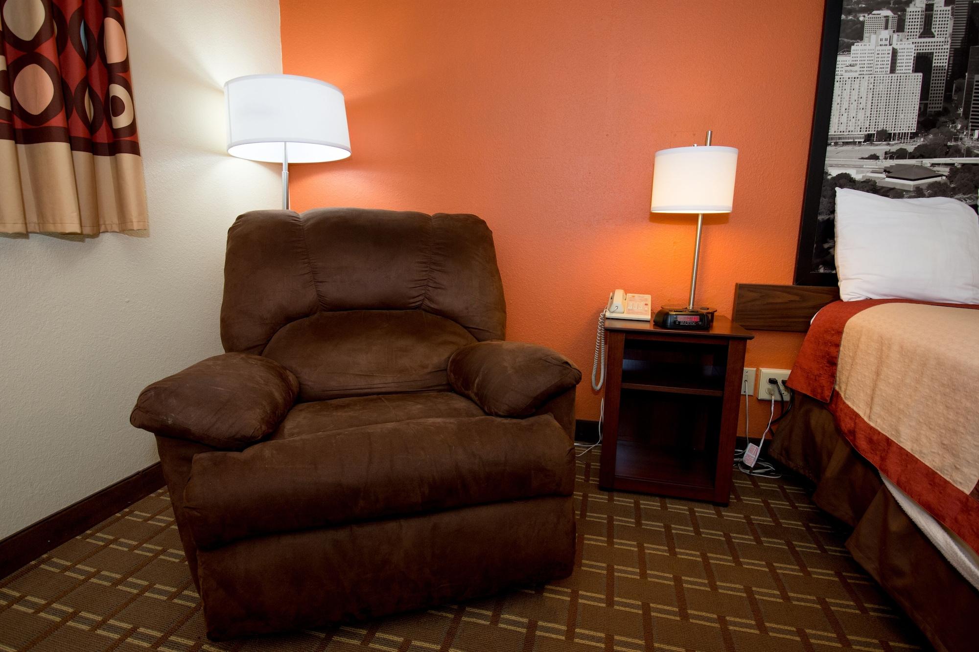 Super 8 By Wyndham Hotel